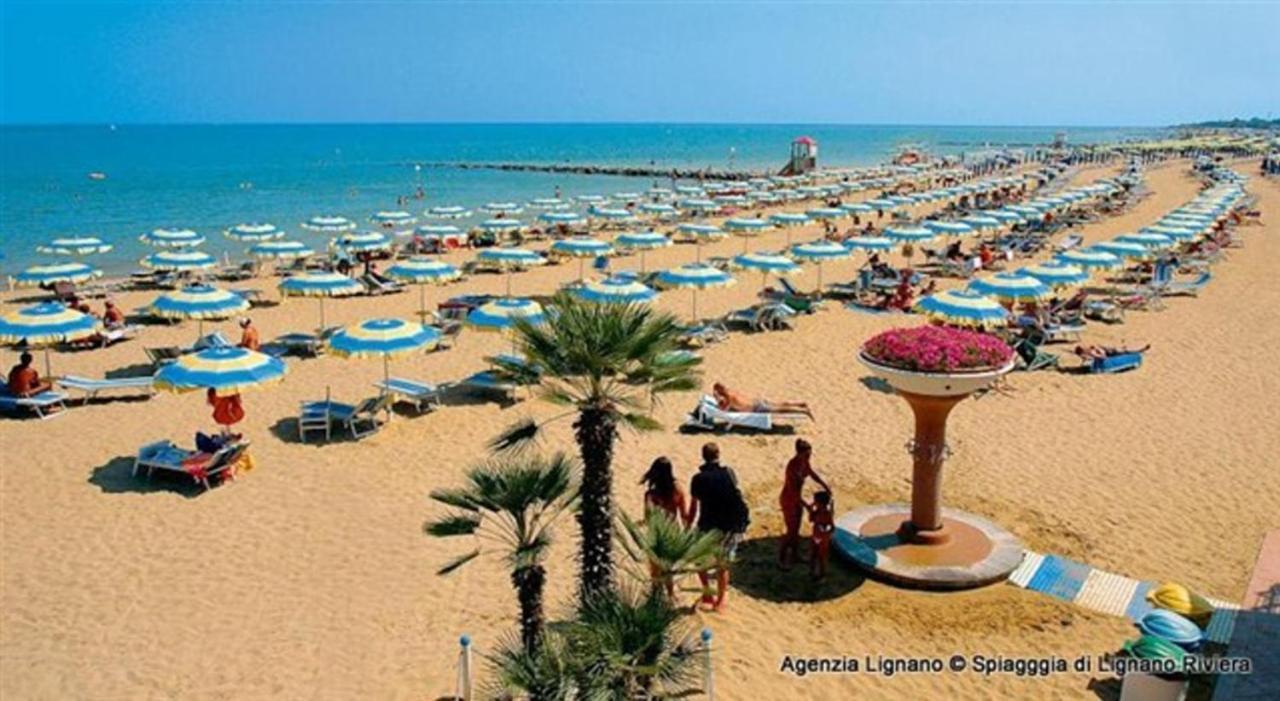 Апартаменты Lignano Pineta With Sea View Линьяно-Саббьядоро Экстерьер фото